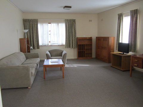 University House - ANU - Accommodation Yamba 39