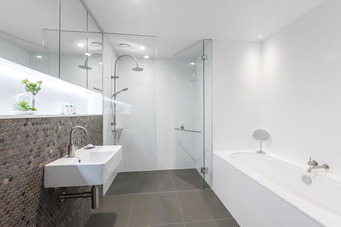 Vibe Hotel Canberra - Accommodation Yamba 9