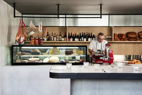 Midnight Hotel, Autograph Collection - Accommodation Yamba 4