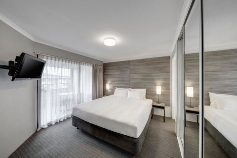 Adina Serviced Apartments Canberra James Court - Accommodation Yamba 11