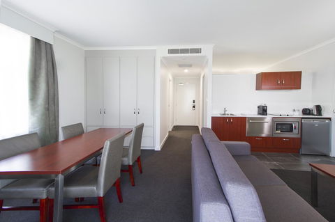 Abode Narrabundah - Accommodation Yamba 7