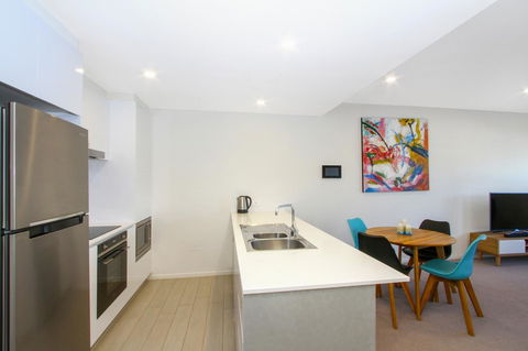 IQ Smart Apartments 704 Braddon ACT - Accommodation Yamba 4