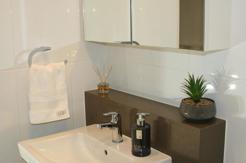 Modern Executive Apt@Barton*1BR*WiFi*Gym*Secure Parking*Canberra - Accommodation Yamba 3