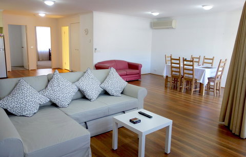 Kingston Comfy Apartment - Accommodation Yamba 3