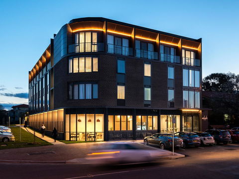 Abode Kingston - Accommodation Yamba 0