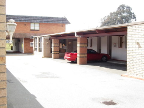 Canberra Lyneham Motor Inn - Accommodation Yamba 3