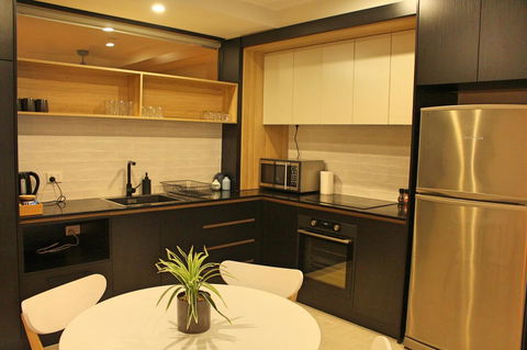Stylish, Modern, Cute As A Button - Braddon CBD - Accommodation Yamba 0