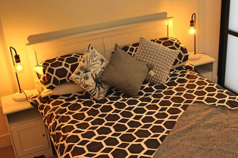 Stylish, Modern, Cute As A Button - Braddon CBD - Accommodation Yamba 12