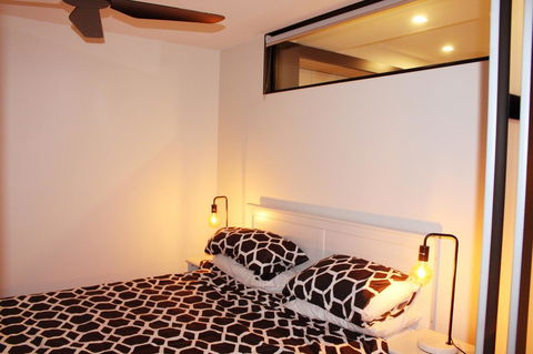 Stylish, Modern, Cute As A Button - Braddon CBD - Accommodation Yamba 11
