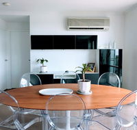 Staying Places - The Avenue - Accommodation Yamba