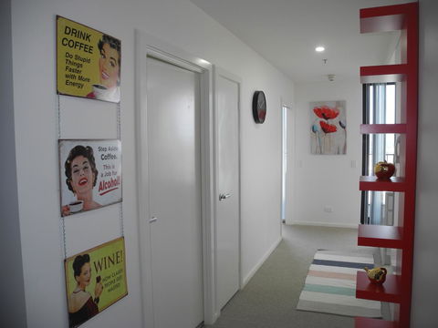 3BR Executive Apartment With Lake And Mountain Views - Accommodation Yamba 5