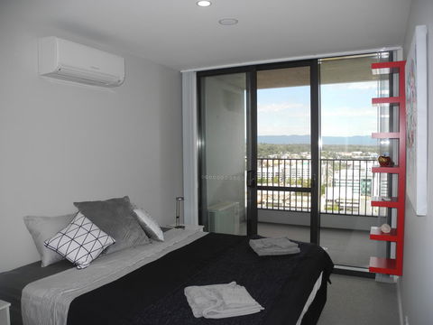 3BR Executive Apartment With Lake And Mountain Views - Accommodation Yamba 2