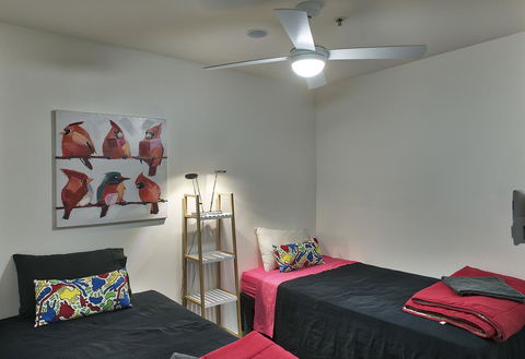 3BR Executive Apartment With Lake And Mountain Views - Accommodation Yamba 4