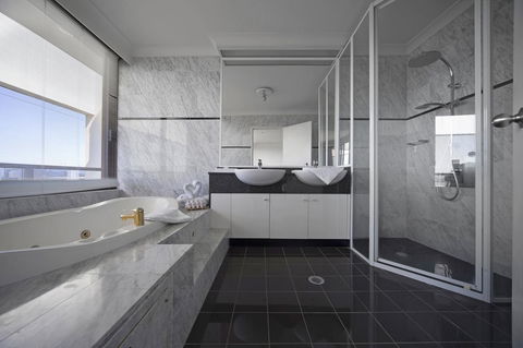 BreakFree Capital Tower Apartments - Accommodation Yamba 36