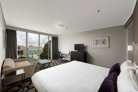 Rydges Canberra - Accommodation Yamba 2