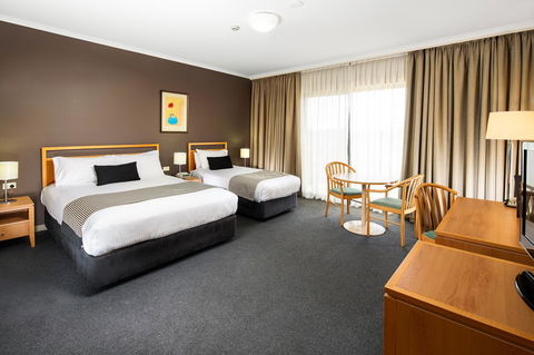 The Woden Hotel - Accommodation Yamba 0