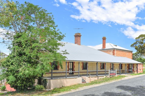 Wellington Courthouse - Accommodation Yamba 0