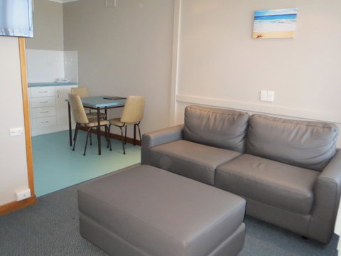 Stansbury Holiday Motel - Accommodation Yamba 5