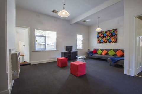 Cowan Street Bungalow - Accommodation Yamba 6