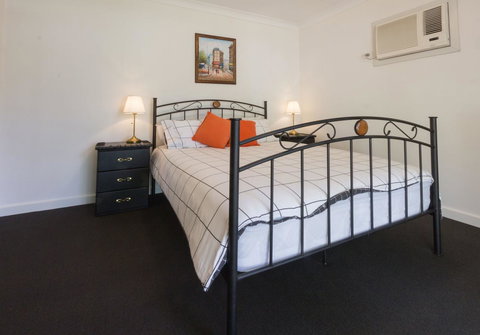 Cowan Street Bungalow - Accommodation Yamba 5