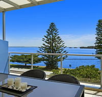 Lakeside Waterfront Apartment 18 The Entrance - Accommodation Yamba