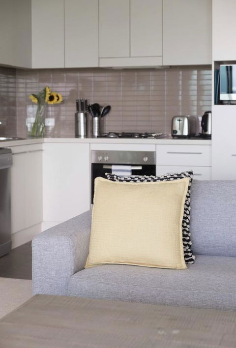 Port Adelaide Executive Waterfront Apartment - Accommodation Yamba 19