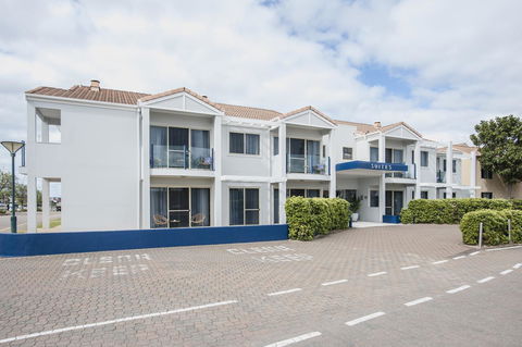 Marina Hotel - Accommodation Yamba 19