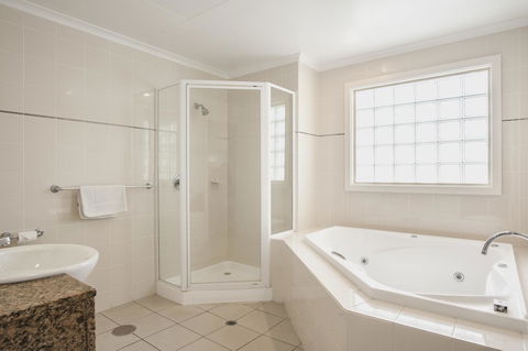 Marina Hotel - Accommodation Yamba 2