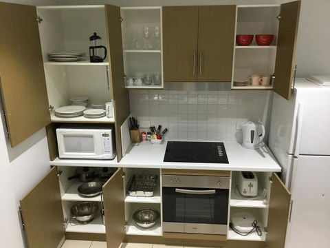Wallaroo Marina Waterfront Luxe Apartment - Accommodation Yamba 11