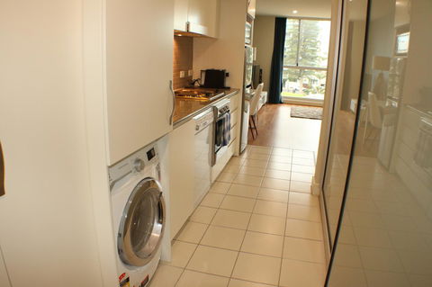 Beachside Luxury Apartments One & Two Bedroom In Beachfront Oaks Pier Building - Accommodation Yamba 6
