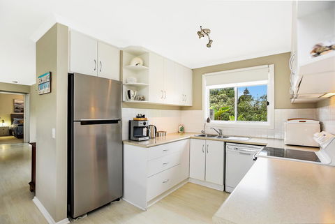Ainslie Roberts Drive Retreat - Accommodation Yamba 3