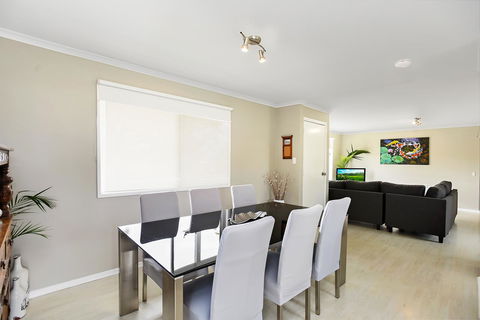 Ainslie Roberts Drive Retreat - Accommodation Yamba 1
