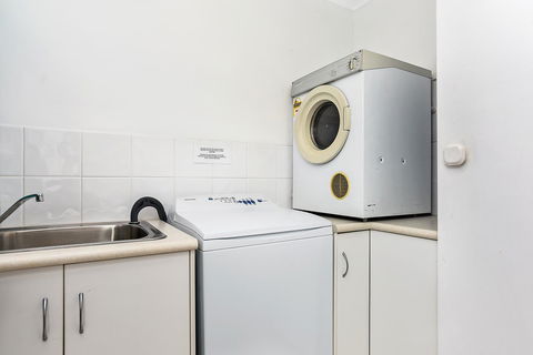 Ainslie Roberts Drive Retreat - Accommodation Yamba 10