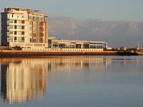 Wallaroo Marina Luxury Apartment - Accommodation Yamba 3