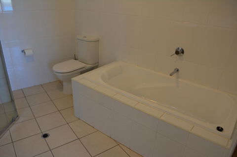 Wallaroo Marina Luxury Apartment - Accommodation Yamba 23
