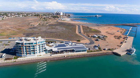 Wallaroo Marina Luxury Apartment - Accommodation Yamba 22