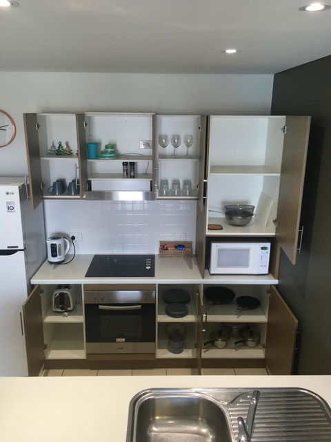 Wallaroo Marina Luxury Apartment - Accommodation Yamba 8