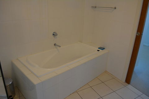 Wallaroo Marina Luxury Apartment - Accommodation Yamba 24