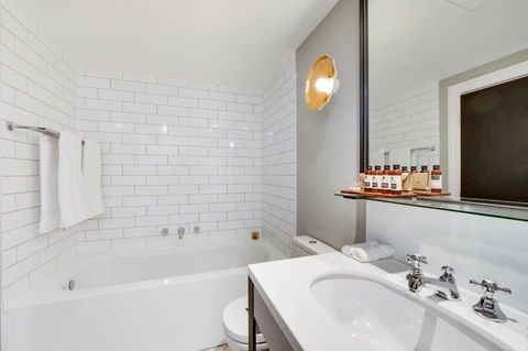 Mayfair Hotel - Accommodation Yamba 1