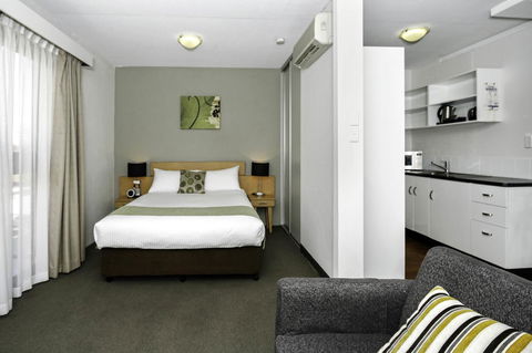 BreakFree Adelaide - Accommodation Yamba 2