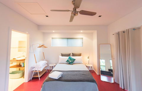 S T U D I O 22 Peaceful Retreat With Garden Views - Accommodation Yamba 3