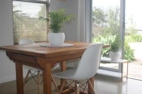 S T U D I O 22 Peaceful Retreat With Garden Views - Accommodation Yamba 9