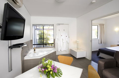 Majestic Oasis Apartments - Accommodation Yamba 14