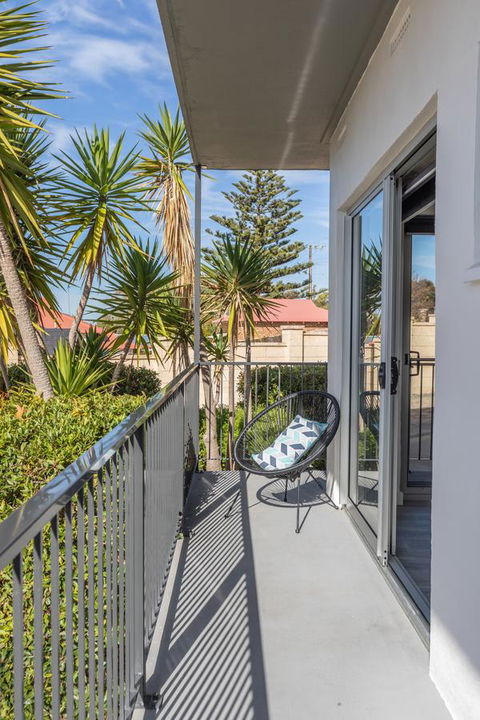 Bay 10 - Suites And Apartments - Accommodation Yamba 4