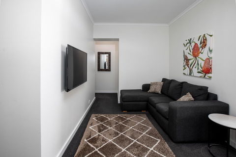 Bay 10 - Suites And Apartments - Accommodation Yamba 2