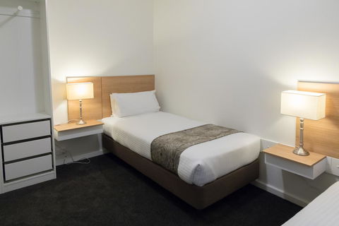Bay 10 - Suites And Apartments - Accommodation Yamba 24