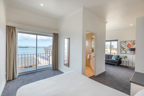 Bay 10 - Suites And Apartments - Accommodation Yamba 11