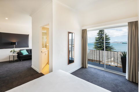 Bay 10 - Suites And Apartments - Accommodation Yamba 7