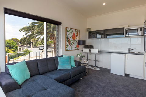 Bay 10 - Suites And Apartments - Accommodation Yamba 6