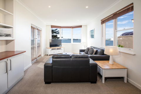 Bay 10 - Suites And Apartments - Accommodation Yamba 33